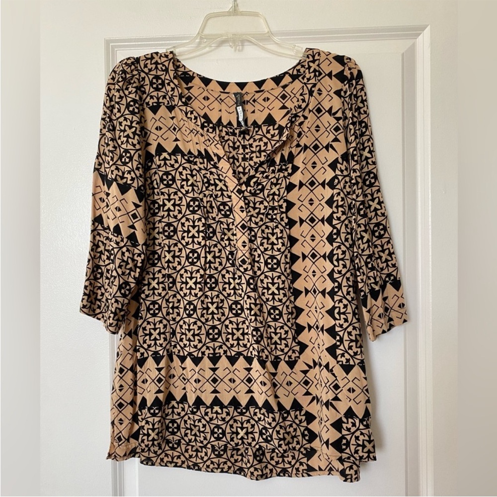 Women’s Plenty by Tracy Reese V Neck Tan and Black Blouse - size S